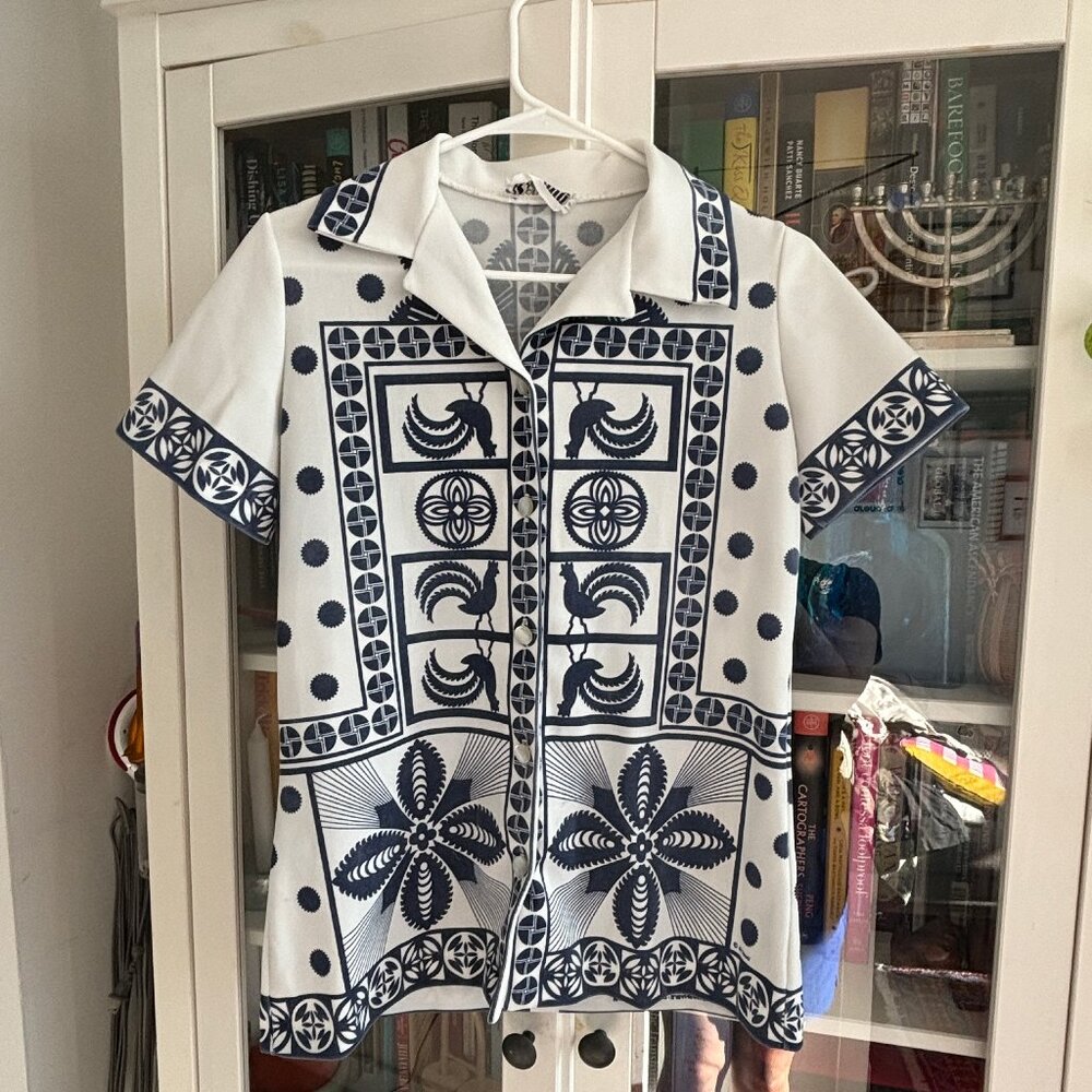 Vintage 70s chicken disco novelty print |azulejos button top by Di Vanti Medium